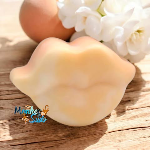 White Peach & Silk Blossoms Lip Soap